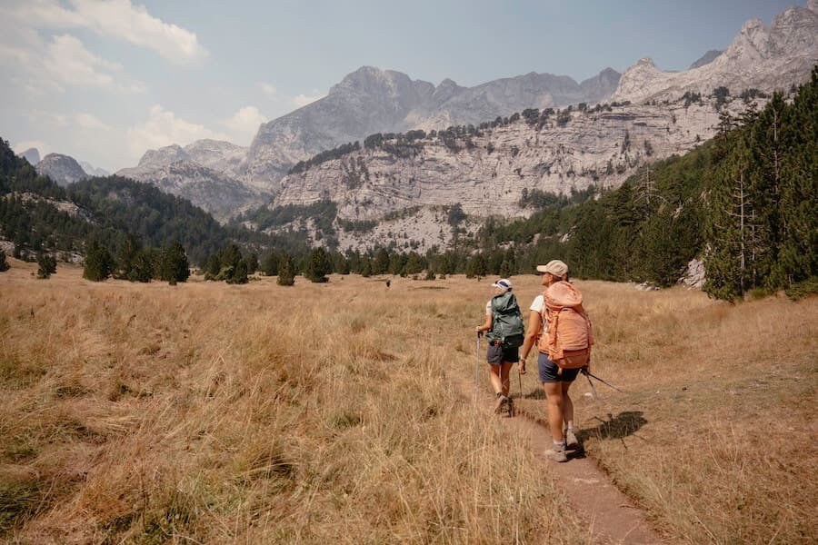 Durch die verfluchten Berge