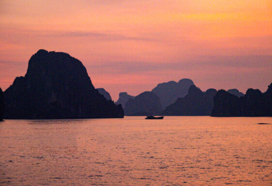 Halong Bucht2 Sonnenuntergang in der Halong Bucht