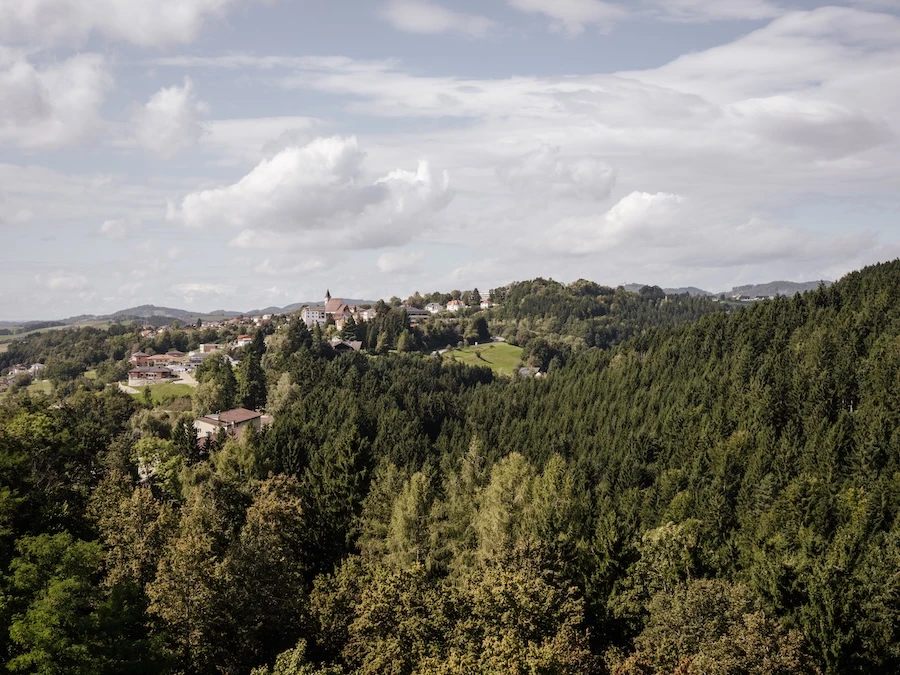 2025-09-11-Herzklopfenrunde125 Blick auf Bad Kreuzen